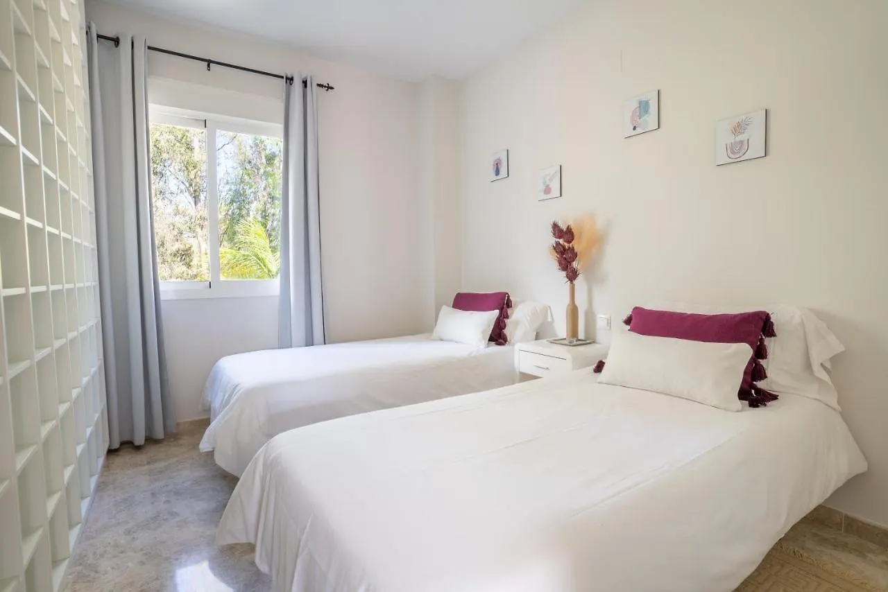 Daire 2Bdr Penthouse, Los Naranjos, W/Pool, 2Km P.Banus Marbella