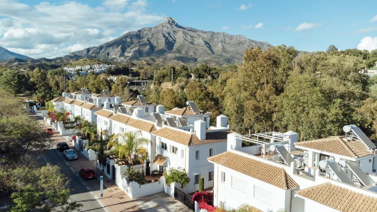 2Bdr Penthouse, Los Naranjos, W/Pool, 2Km P.Banus Marbella Apartment