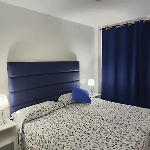 Comodoro Magnífico En La Playa , Los Cristianos (Tenerife) España