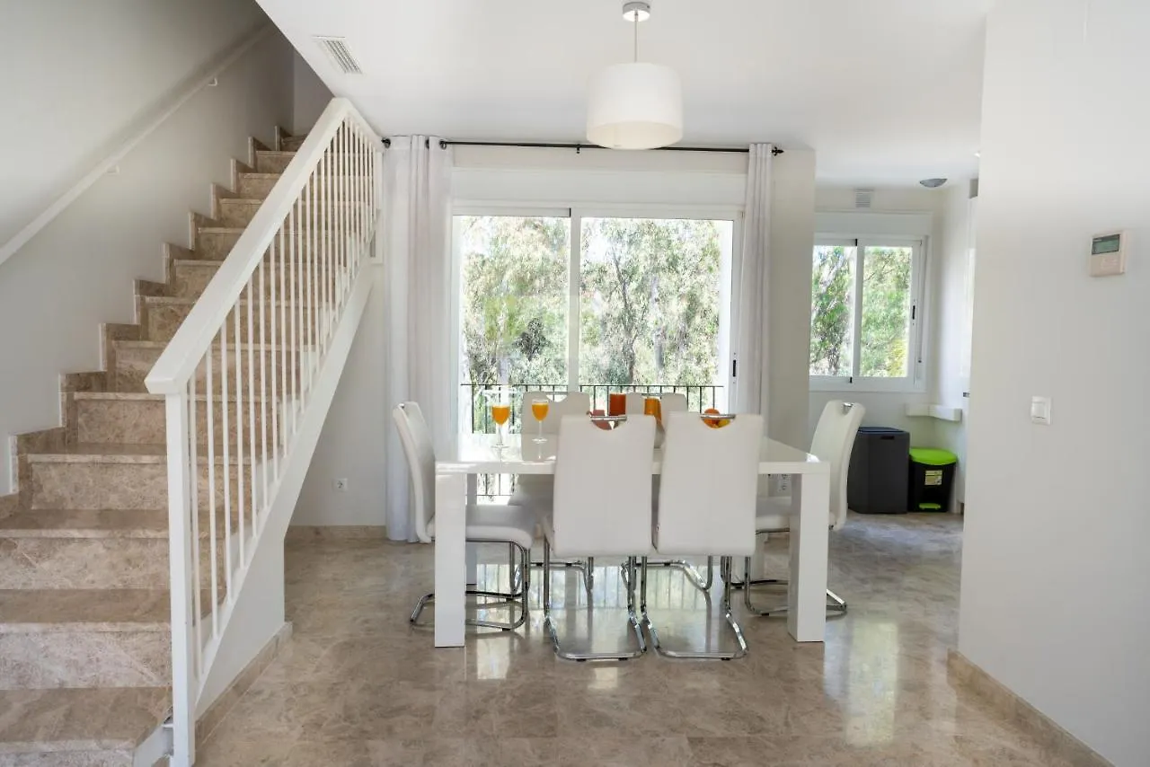 מארבלה 2Bdr Penthouse, Los Naranjos, W/Pool, 2Km P.Banus