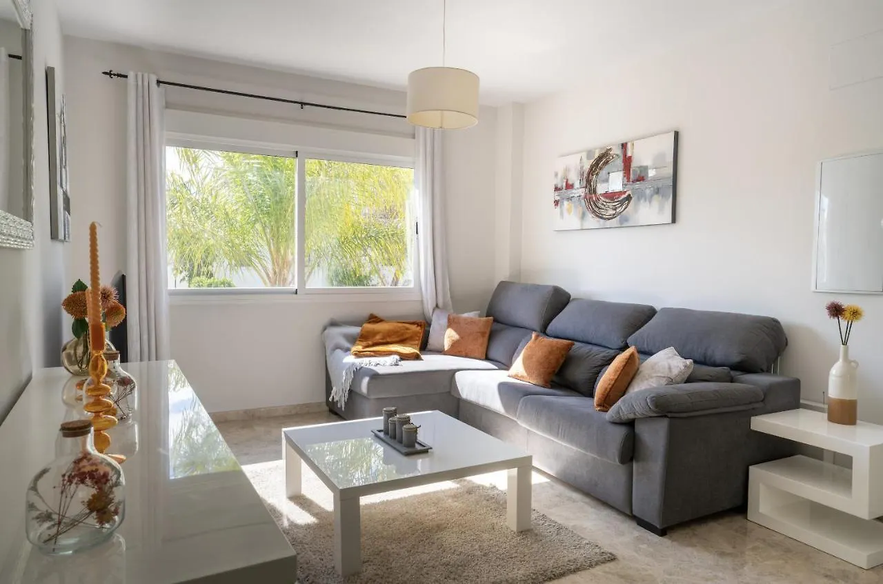 מארבלה 2Bdr Penthouse, Los Naranjos, W/Pool, 2Km P.Banus ספרד